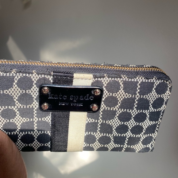 Kate Spade wallet in black Great condition - Picture 4 of 6